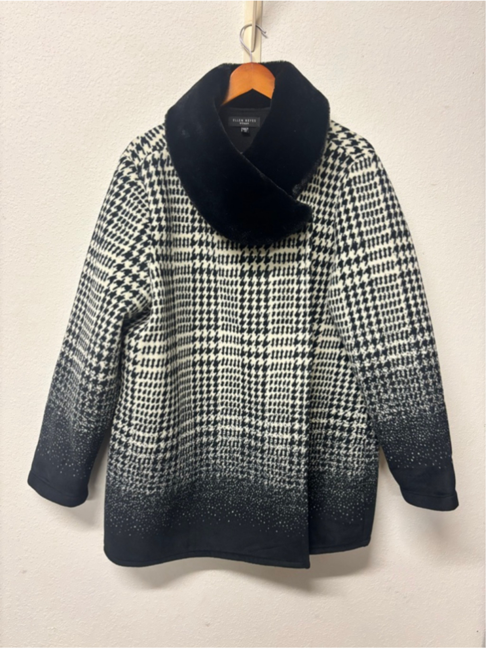 ELLEN REYES Plus 2X Black & White Houndstooth Faux Fur Collar Coat EUC